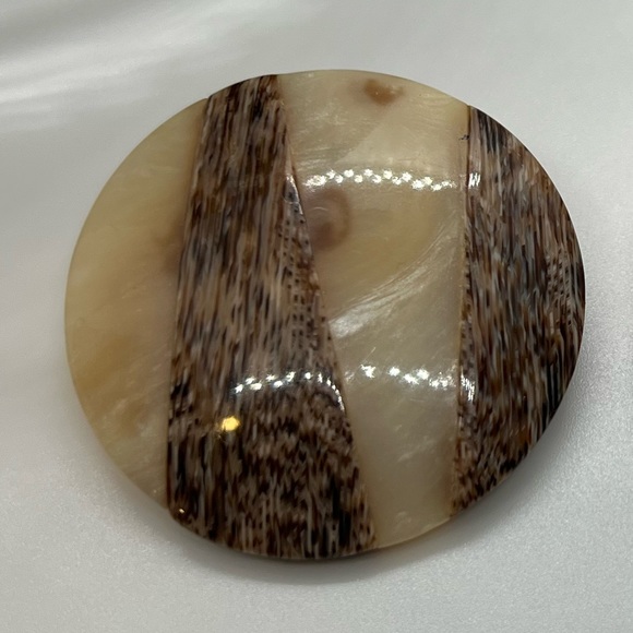 Vintage Button Earrings - Picture 2 of 3